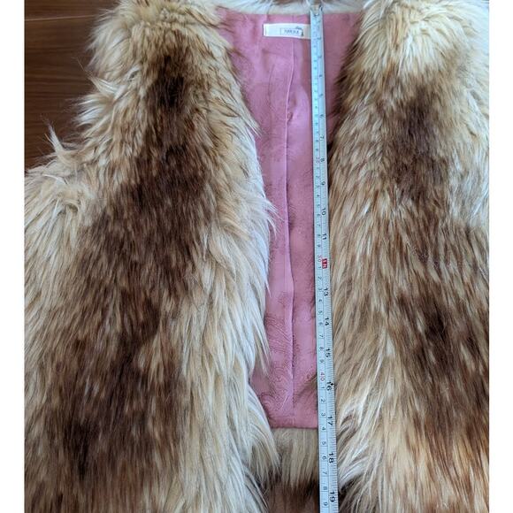 Marika Star Fur Open Front Sleeveless Short Vest - Picture 7 of 7